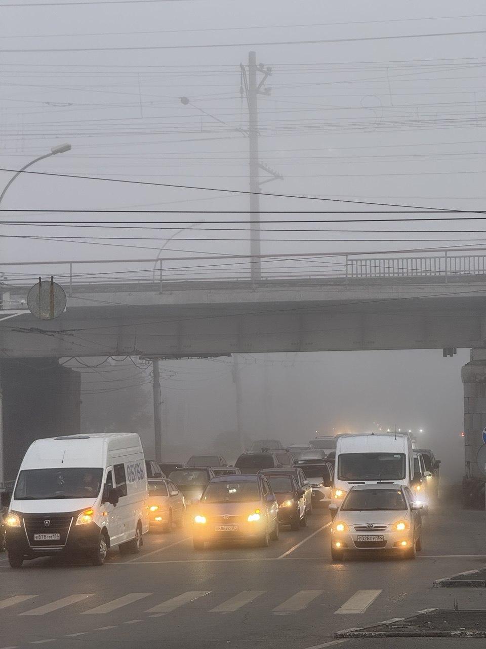 Фото Новосибирск окутал густой туман утром 17 сентября – 15 завораживающих кадров 9